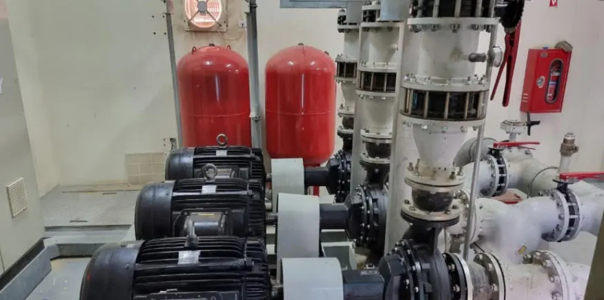 عزل خزانات بمكة